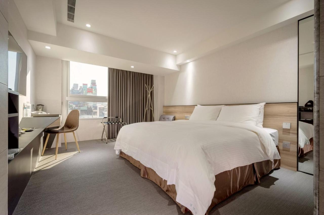D D Hotel Tajnan Kültér fotó