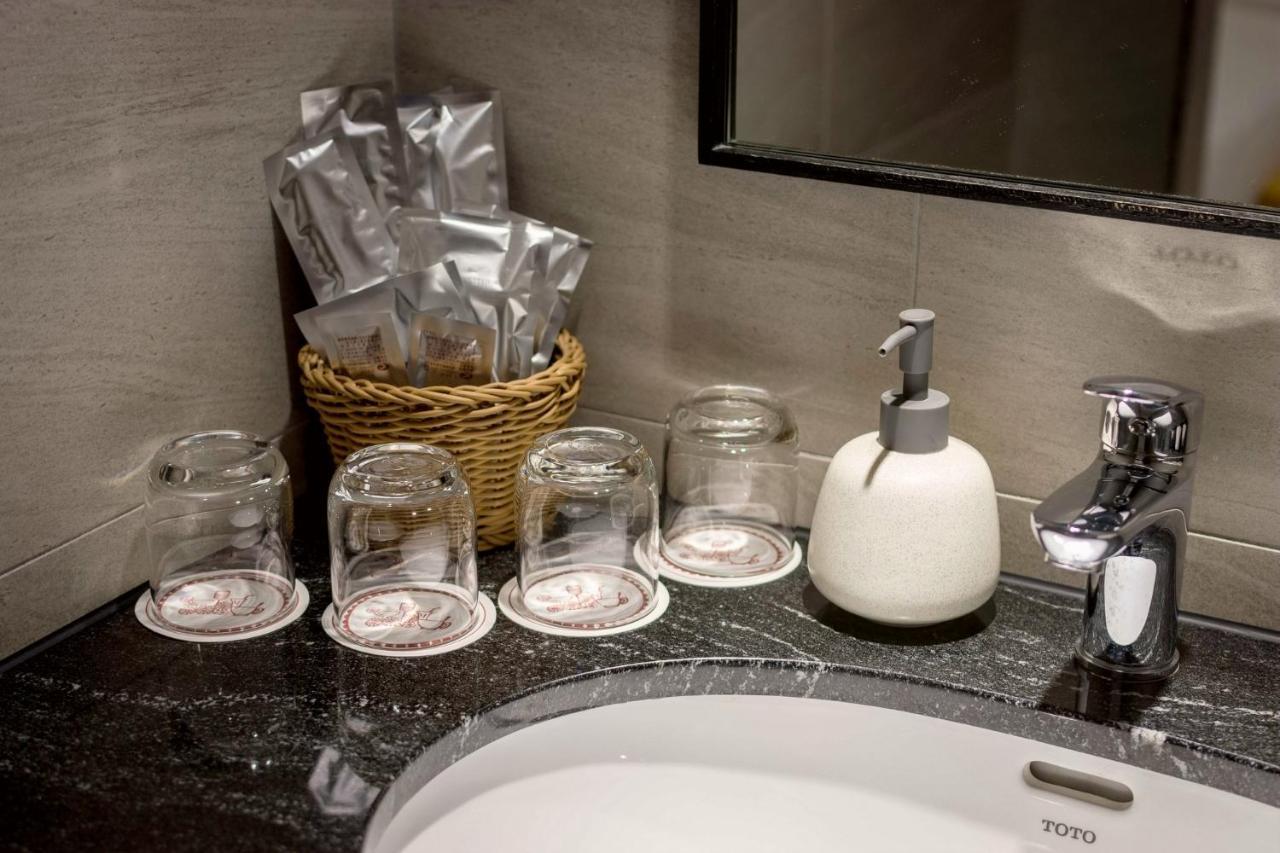 D D Hotel Tajnan Kültér fotó