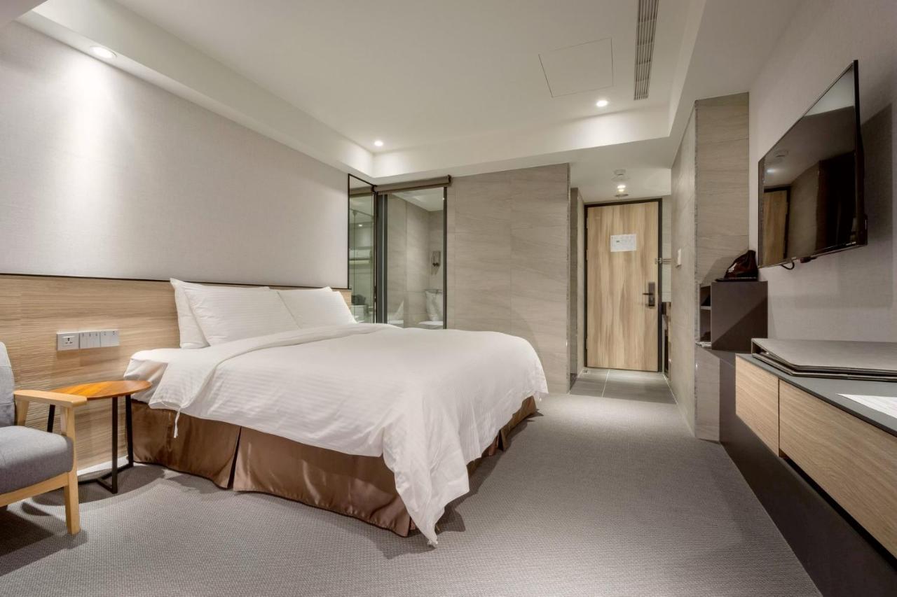 D D Hotel Tajnan Kültér fotó